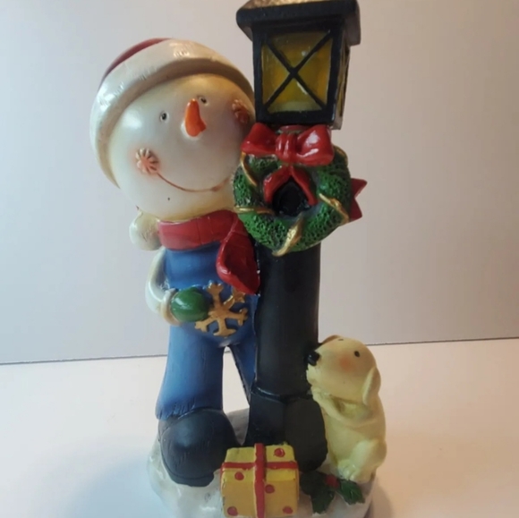 Vintage Tall Snowman & Dog Hugging Antique Lamppost Lighted Resin Figurine 8.5" - Picture 7 of 8